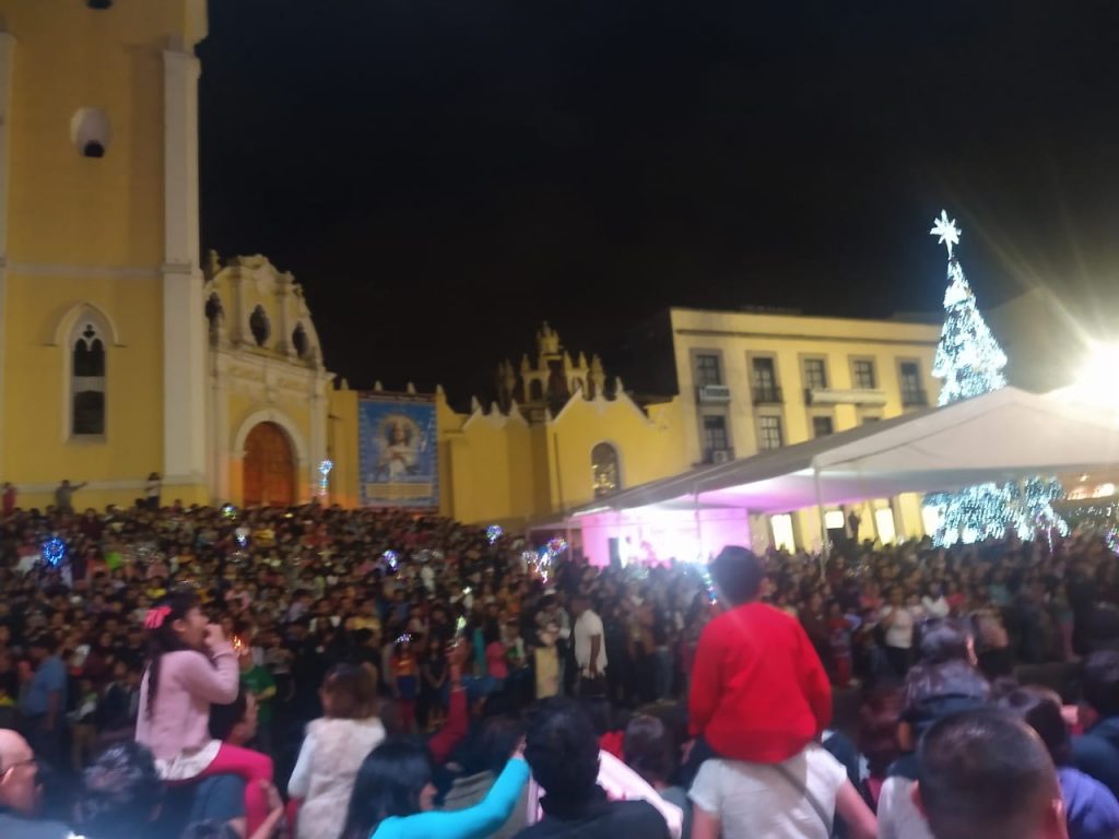 Desfile Navideño iluminó el centro de Xalapa MÁSNOTICIAS