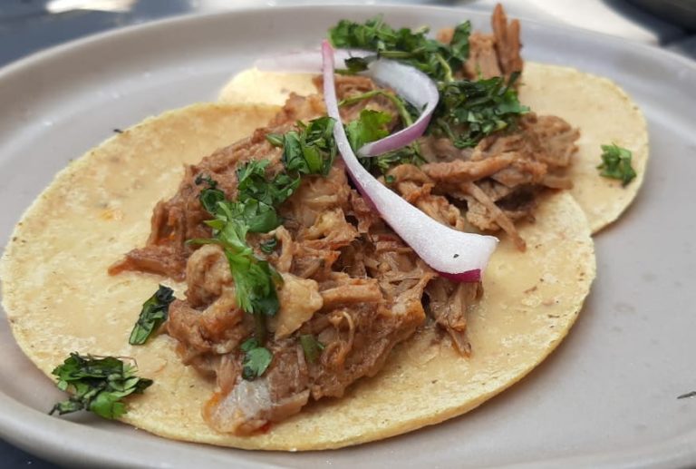 «Taco de birria de picaña», único en su tipo que se vende en el puerto